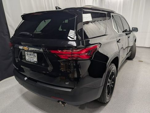 Used 2023 Chevrolet Traverse LT image 3