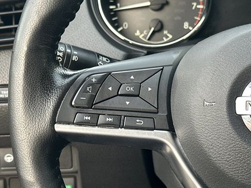 Used 2021 Nissan Rogue Sport SV w/ Technology Package image 24