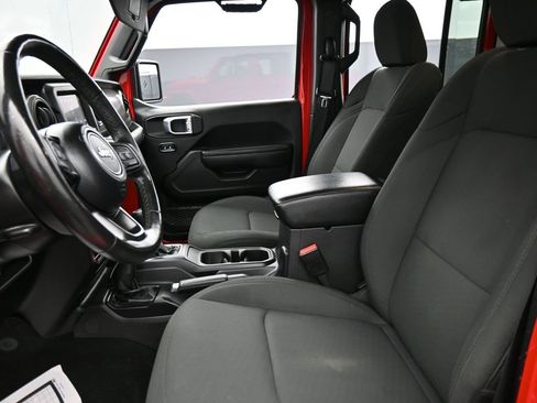 Certified 2022 Jeep Gladiator Willys image 11