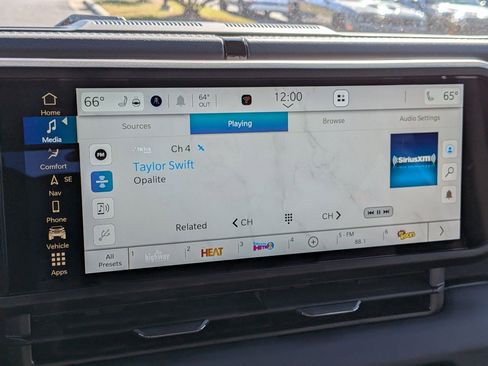 New 2026 Jeep Wrangler Unlimited Rubicon w/ Steel Bumper Group image 19