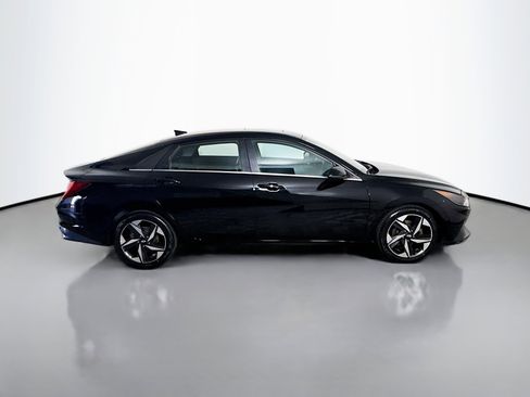 Used 2021 Hyundai Elantra Limited image 11