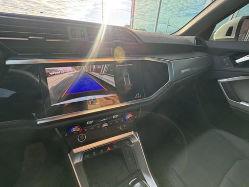 Used 2024 Audi Q3 2.0T Premium image 16