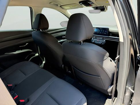 Used 2025 Hyundai Tucson SE FWD image 24
