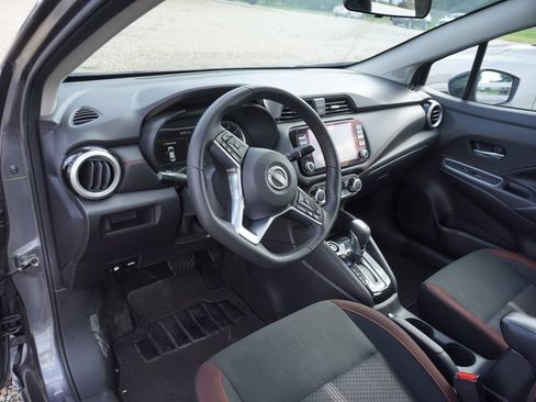Used 2024 Nissan Versa SR FWD image 3