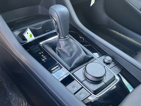 New 2026 MAZDA MAZDA3 Hatchback w/Premium Plus Pkg image 16