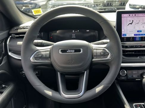 Used 2023 Jeep Compass High Altitude AWD/4WD image 13