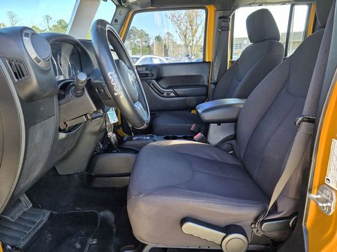 Used 2014 Jeep Wrangler Unlimited Sport image 11