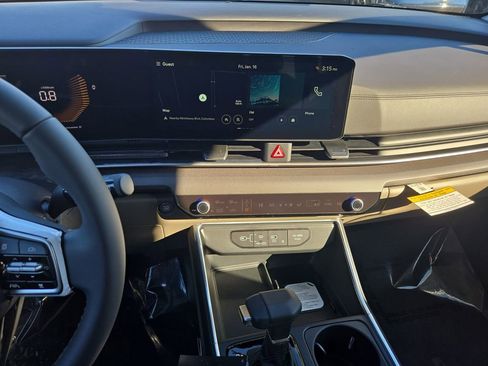 New 2026 Kia Carnival EX image 25