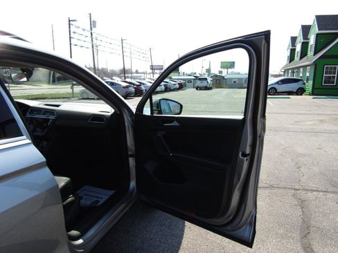 Used 2020 Volkswagen Tiguan S image 22