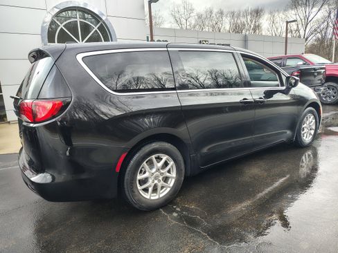 Used 2024 Chrysler Voyager LX FWD image 25