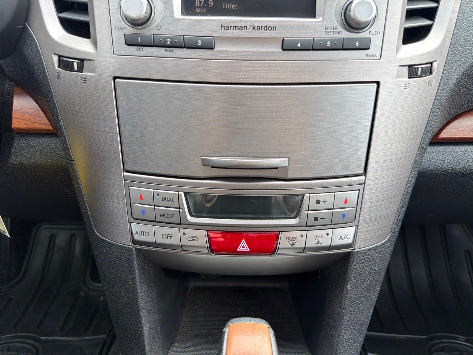 Used 2013 Subaru Outback 2.5i Limited AWD/4WD image 19