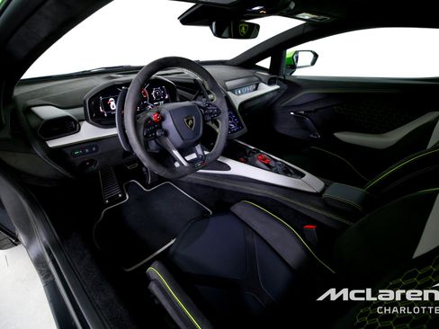 Used 2024 Lamborghini Revuelto AWD/4WD image 13