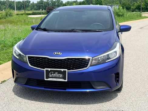 Used 2017 Kia Forte LX FWD image 3