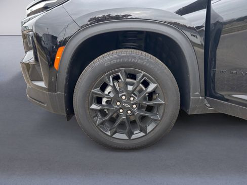 Used 2025 Chevrolet Traverse LT w/ Enhanced Driving Package image 14