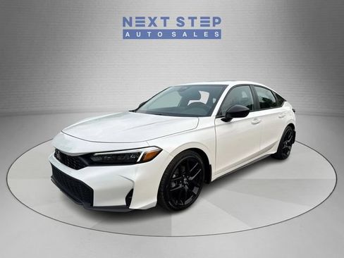 Used 2025 Honda Civic Sport image 3
