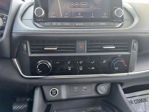 Used 2021 Nissan Rogue S image 27