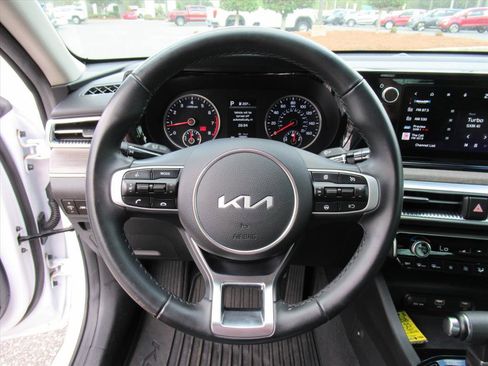 Used 2023 Kia K5 EX image 16
