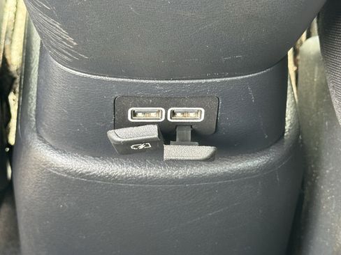 Used 2020 Nissan Kicks SR image 30