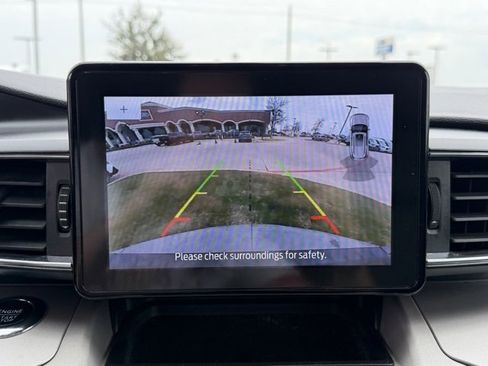 Used 2023 Ford Explorer XLT w/ Equipment Group 202A image 17