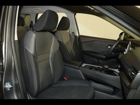Used 2021 Nissan Rogue SV AWD/4WD image 28