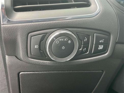 Used 2024 Ford Edge Titanium image 31