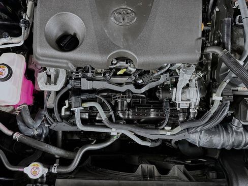 Used 2021 Toyota Sienna XLE w/ XLE Plus Package image 14