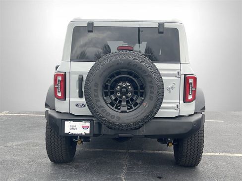 New 2026 Ford Bronco Outer Banks w/ Sasquatch Package image 25