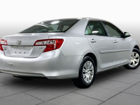 Used 2014 Toyota Camry LE FWD image 13