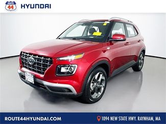 Used 2024 Hyundai Venue SEL video 1