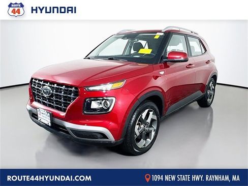 Used 2024 Hyundai Venue SEL image 1