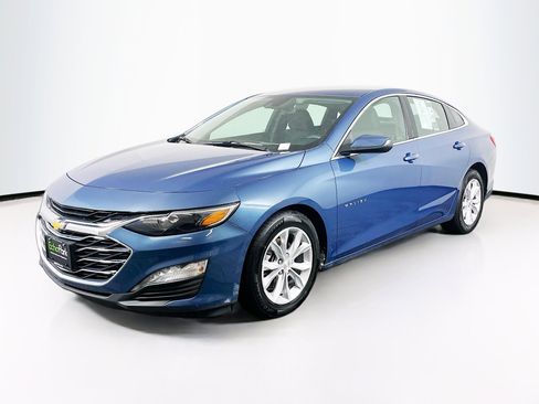 Used 2024 Chevrolet Malibu LT image 3