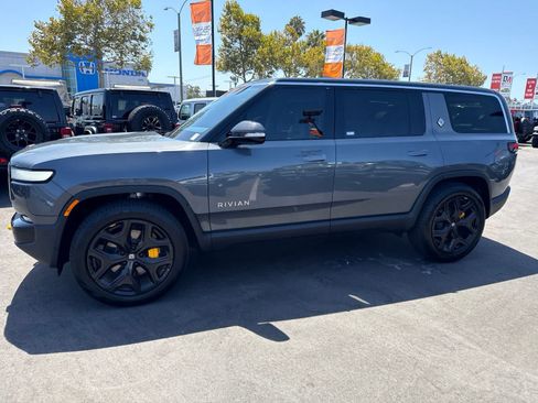 Used 2023 Rivian R1S Launch Edition AWD/4WD image 25