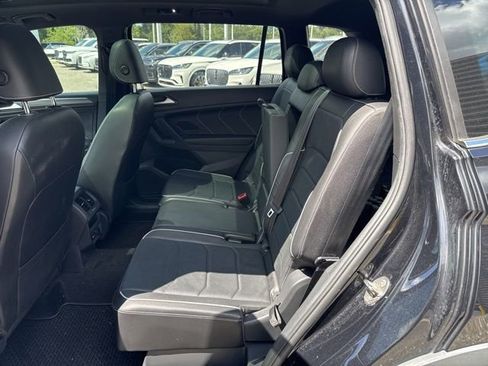 Used 2022 Volkswagen Tiguan SEL R-Line AWD/4WD image 16