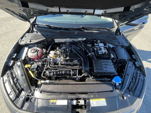 Used 2025 Volkswagen Jetta SE image 32