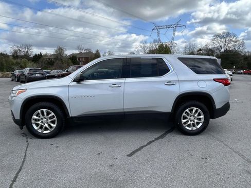 Used 2021 Chevrolet Traverse LS FWD image 7