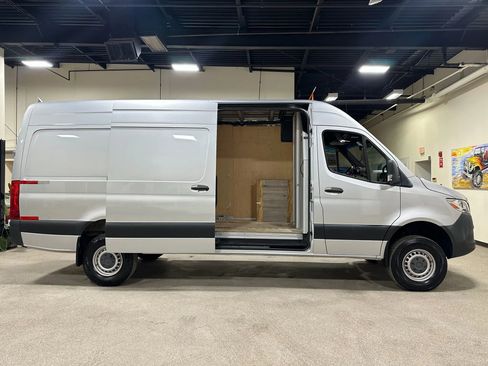 Used 2019 Mercedes-Benz Sprinter 4x4 170 image 13