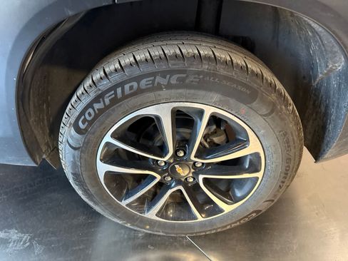 Used 2024 Chevrolet TrailBlazer LT AWD/4WD image 10