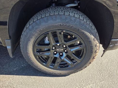 Used 2024 Chevrolet Silverado 1500 Custom w/ Turbomax Blackout Package image 15