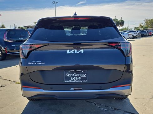 New 2026 Kia Sportage EX image 7
