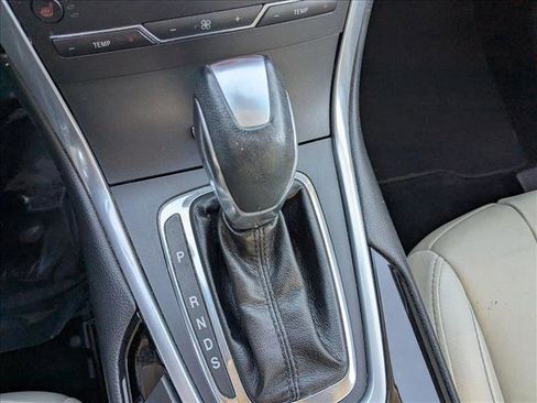 Used 2018 Ford Edge Titanium image 12