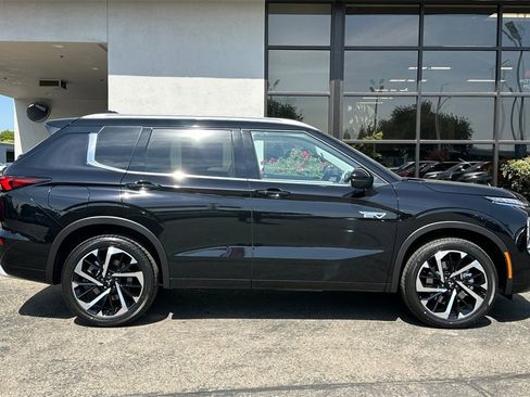 New 2025 Mitsubishi Outlander SEL image 4