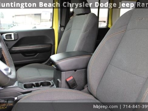 Used 2024 Jeep Wrangler Unlimited Sahara image 34