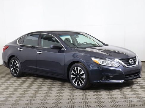 Used 2018 Nissan Altima 2.5 SV FWD image 43