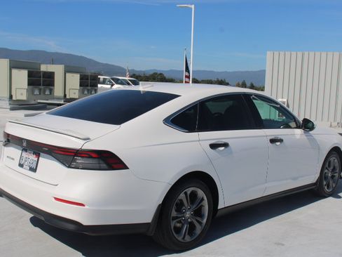 Used 2024 Honda Accord EX image 3