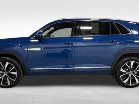 Used 2025 Volkswagen Atlas Cross Sport SEL Premium R-Line image 6