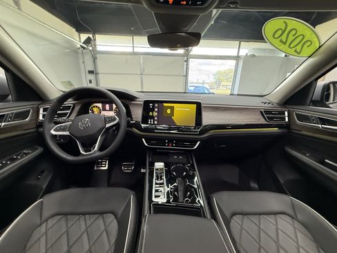 Used 2026 Volkswagen Atlas SEL Premium R-Line AWD/4WD image 13