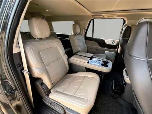 Used 2022 Lincoln Navigator L Reserve AWD/4WD image 17