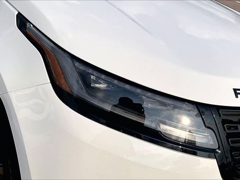 Used 2026 Land Rover Range Rover Velar Dynamic SE image 25