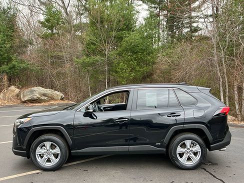 Used 2025 Toyota RAV4 XLE image 2