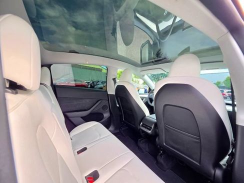 Used 2023 Tesla Model Y Long Range AWD/4WD image 39